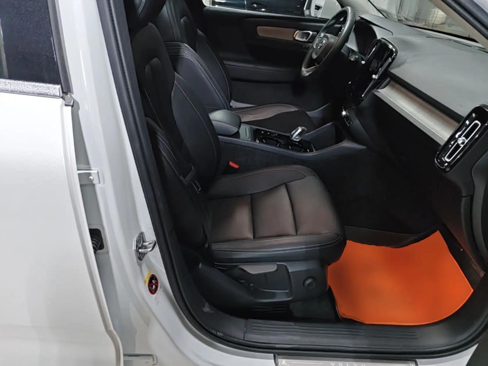 Volvo XC40 2021 T4 Four-Wheel Drive Smart Luxury Edition — миниатюра 32
