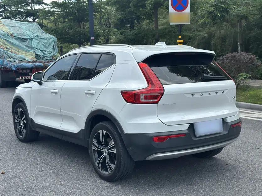 Volvo XC40 2021 T4 Four-Wheel Drive Smart Luxury Edition — миниатюра 8