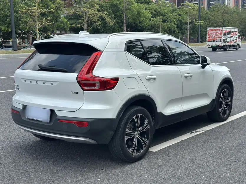 Volvo XC40 2021 T4 Four-Wheel Drive Smart Luxury Edition — миниатюра 10