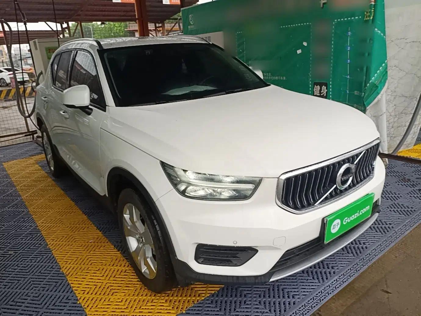 Volvo XC40 2022 T4 Four-Wheel Drive Smart & Stylish Edition — миниатюра 3