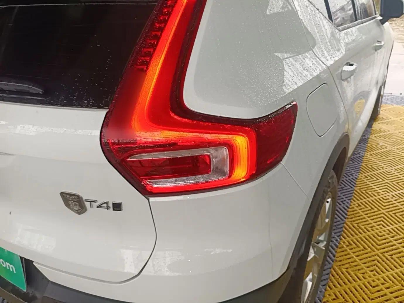 Volvo XC40 2022 T4 Four-Wheel Drive Smart & Stylish Edition — миниатюра 7