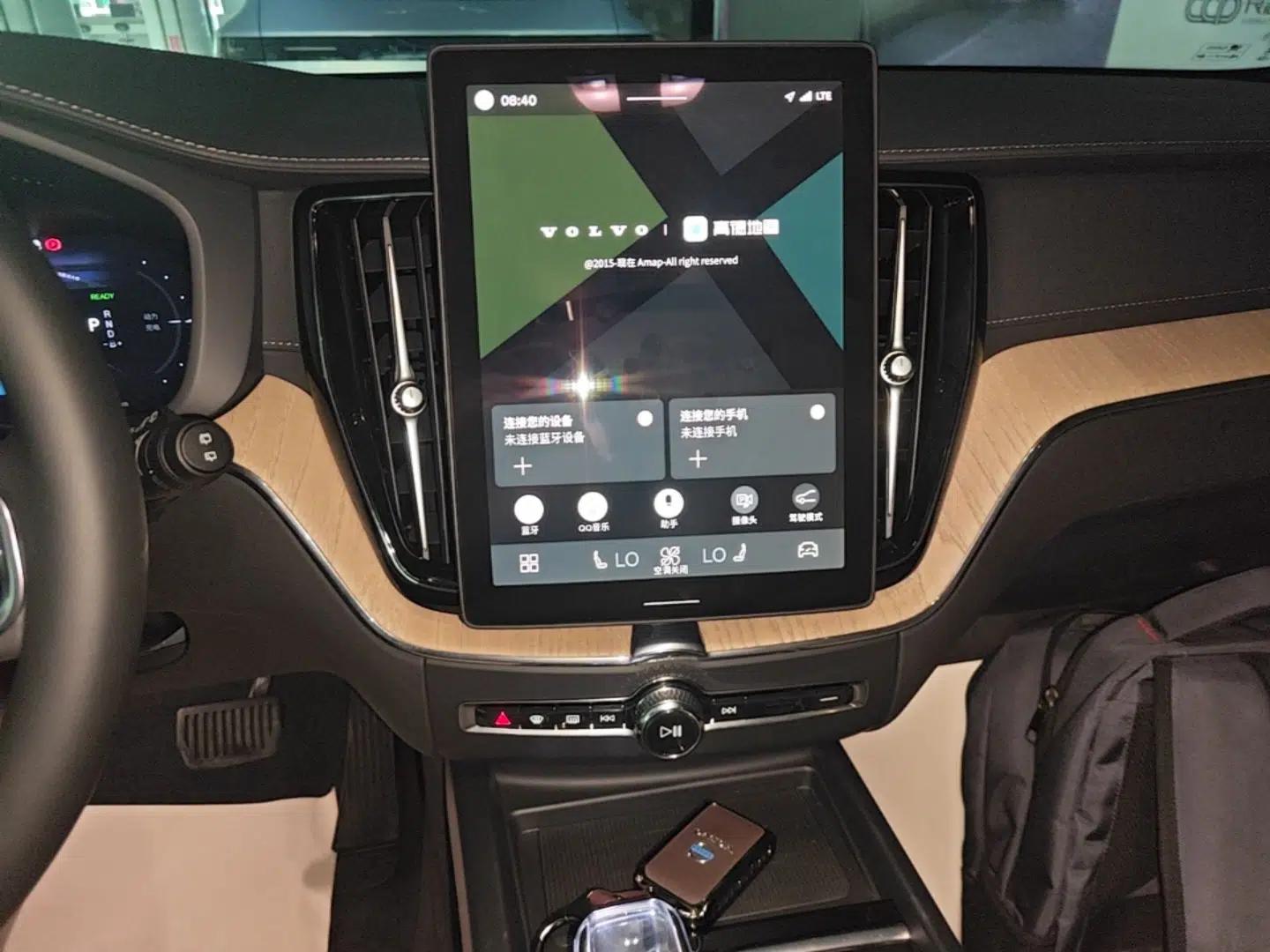 Volvo XC60 New Energy 2026 Model Plug-in Hybrid Long-Range Four-Wheel Drive Zhiyuan Luxury Edition — миниатюра 16