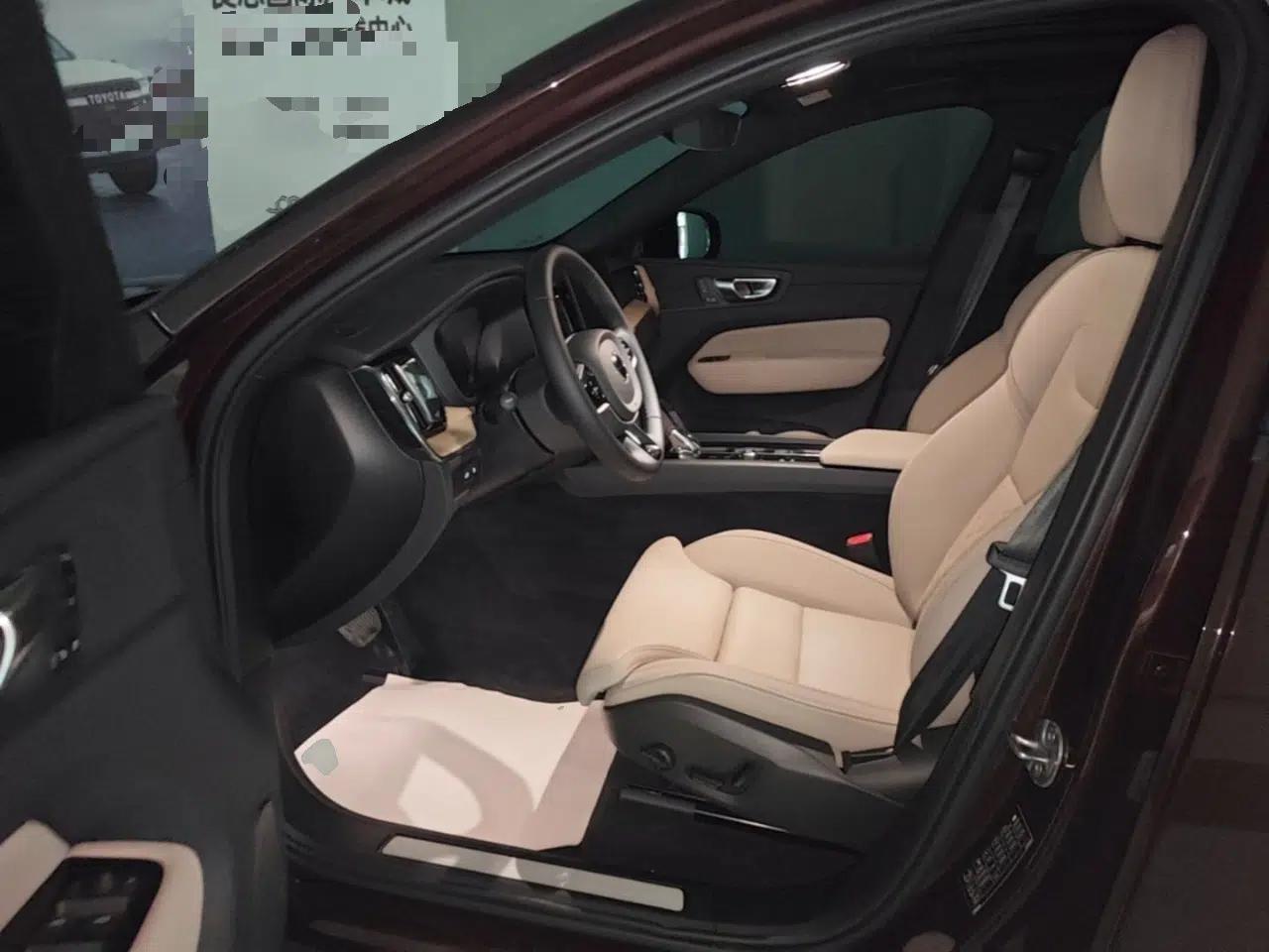 Volvo XC60 New Energy 2026 Model Plug-in Hybrid Long-Range Four-Wheel Drive Zhiyuan Luxury Edition — миниатюра 19