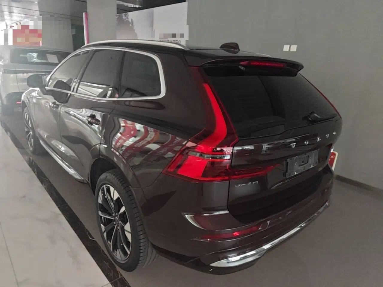 Volvo XC60 New Energy 2026 Model Plug-in Hybrid Long-Range Four-Wheel Drive Zhiyuan Luxury Edition — миниатюра 4