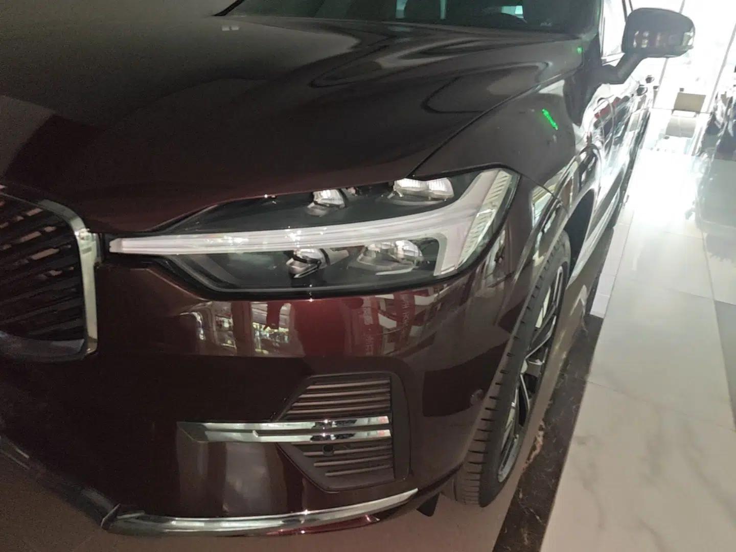Volvo XC60 New Energy 2026 Model Plug-in Hybrid Long-Range Four-Wheel Drive Zhiyuan Luxury Edition — миниатюра 9