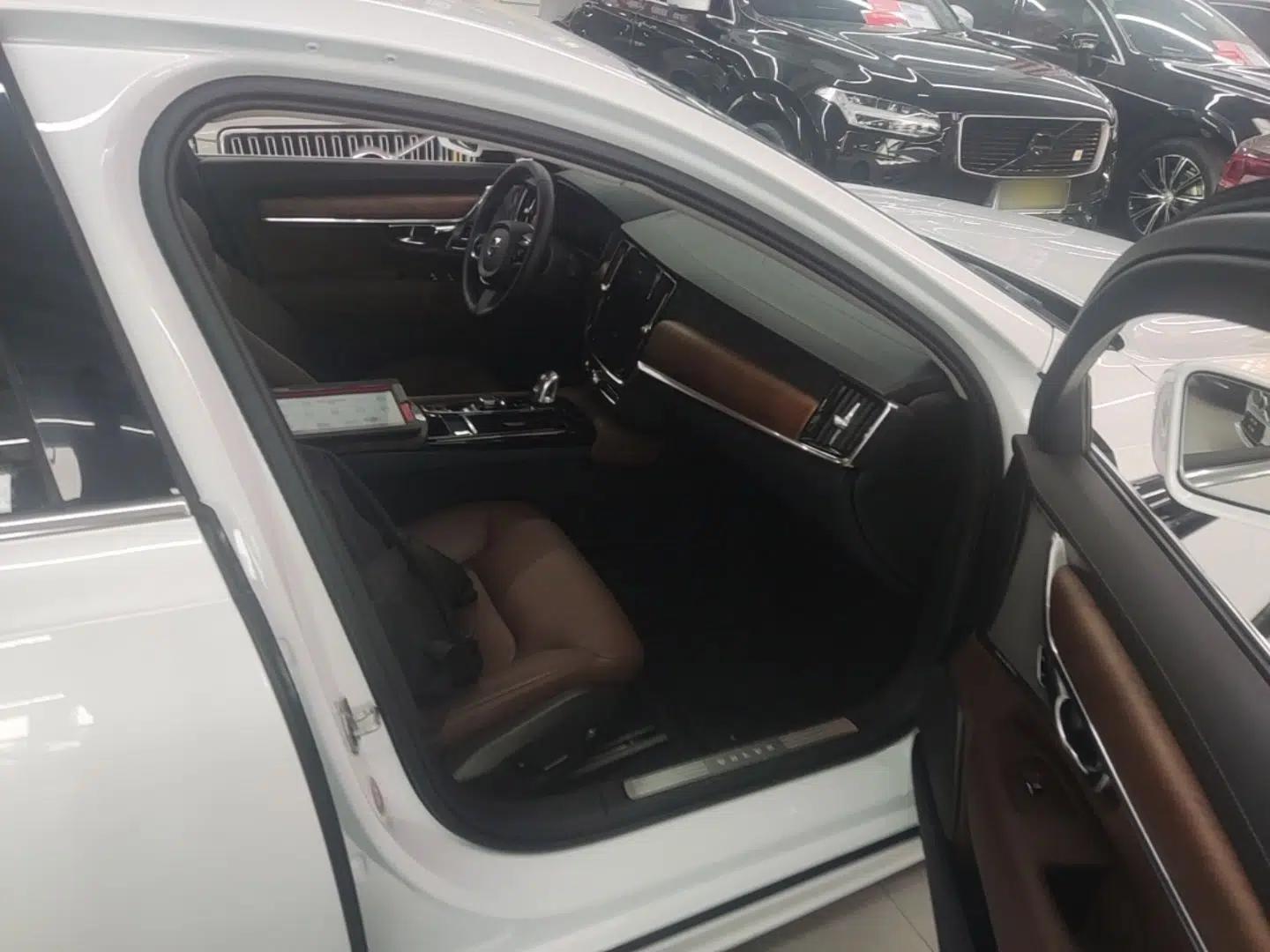 Volvo S90 New Energy 2019 T8 E-Drive Hybrid Intelligent Luxury Version China V Standard — миниатюра 23
