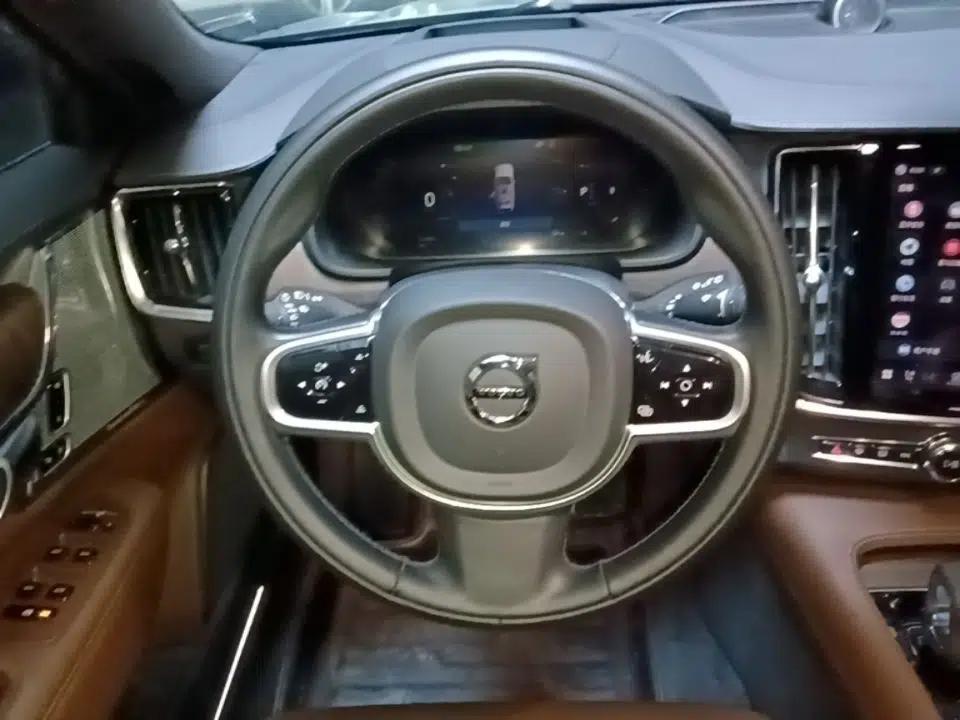 Volvo V90 2022 Cross Country B5 AWD Prestige Edition — миниатюра 14