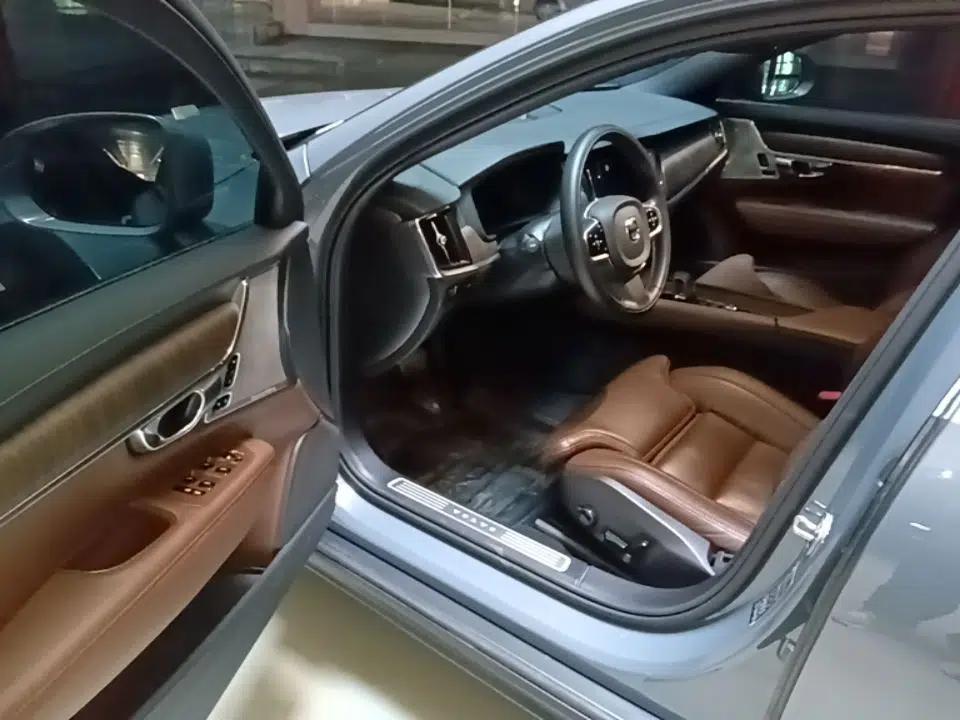 Volvo V90 2022 Cross Country B5 AWD Prestige Edition — миниатюра 19