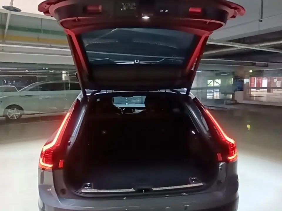 Volvo V90 2022 Cross Country B5 AWD Prestige Edition — миниатюра 22