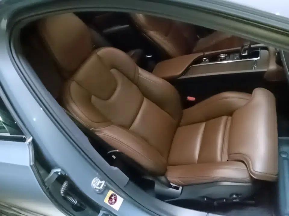 Volvo V90 2022 Cross Country B5 AWD Prestige Edition — миниатюра 23