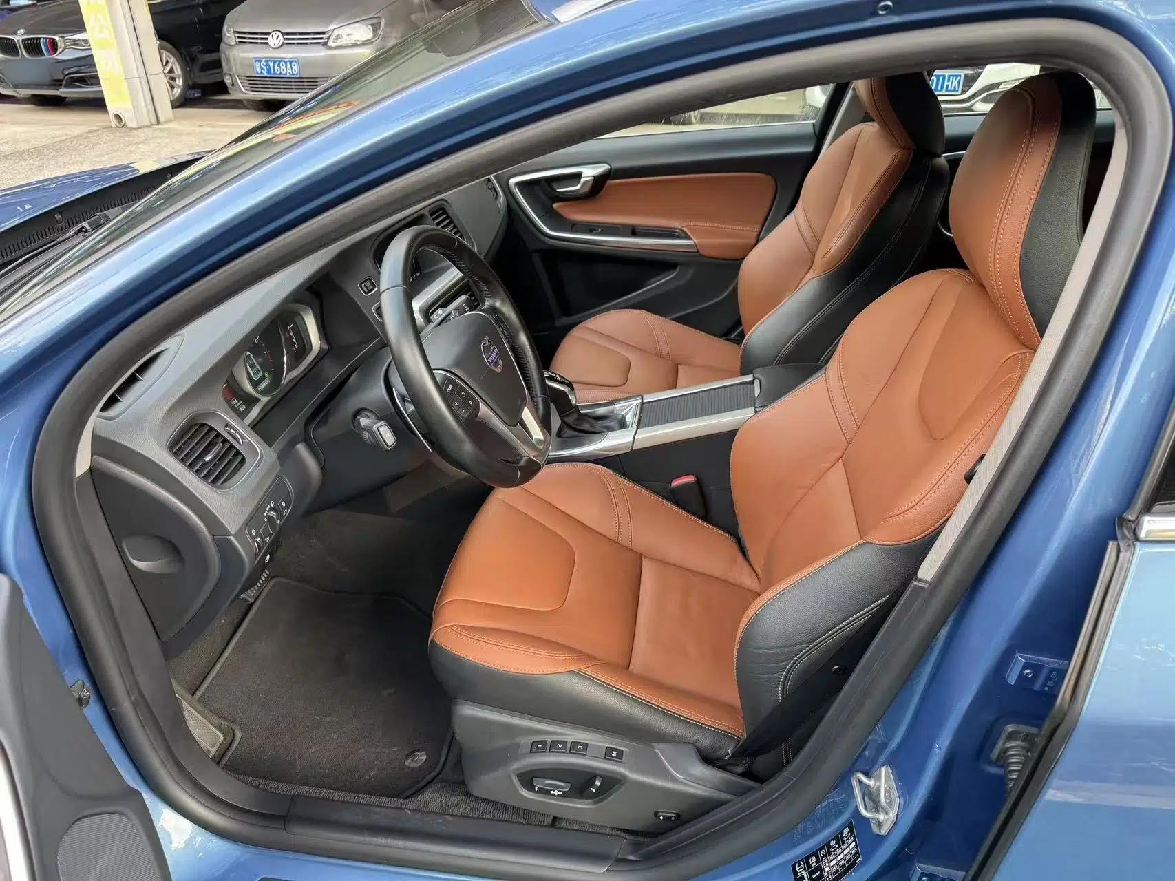 Volvo V60 2015 T5 Zhiya Edition — миниатюра 18