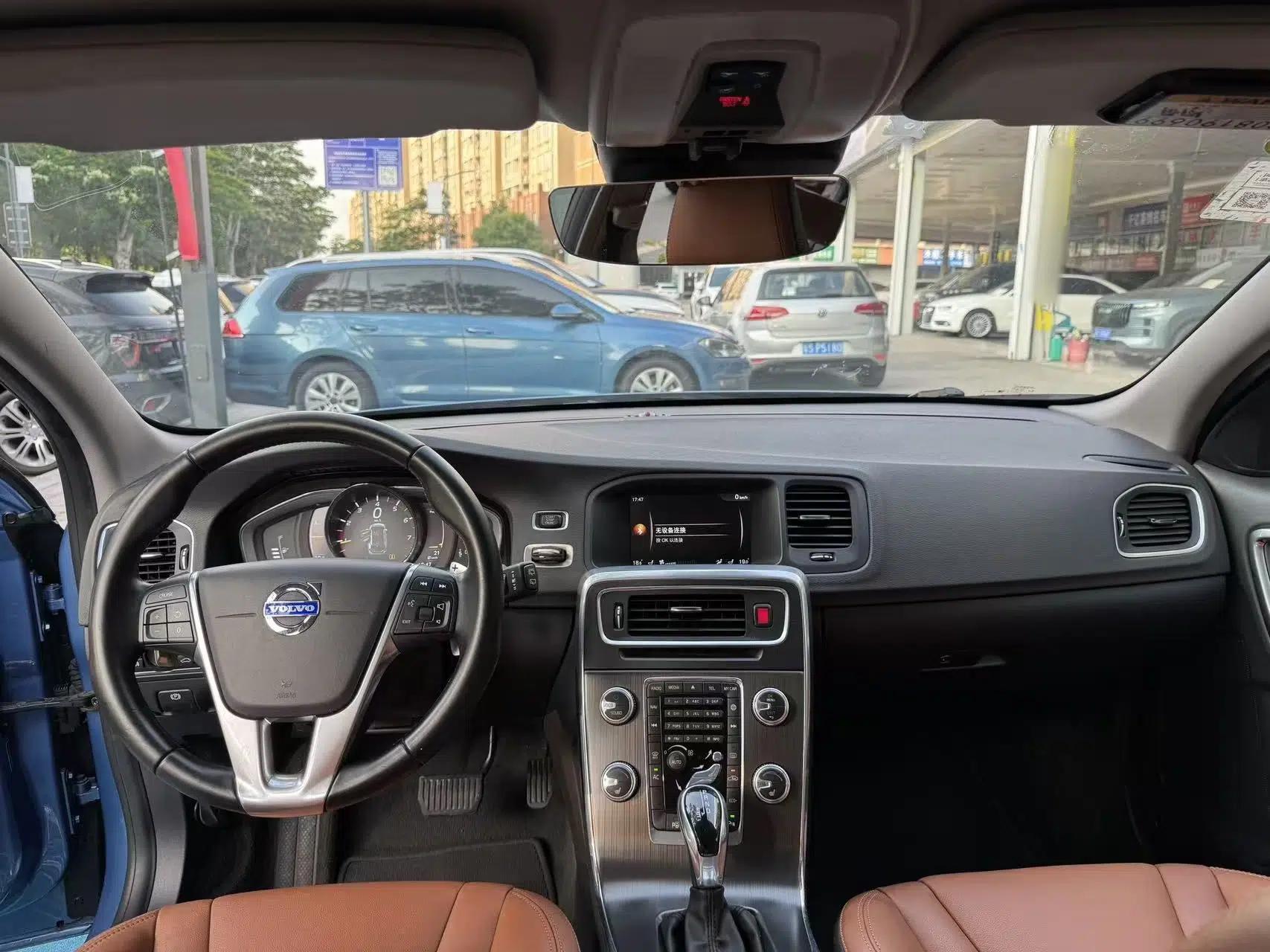 Volvo V60 2015 T5 Zhiya Edition — миниатюра 19