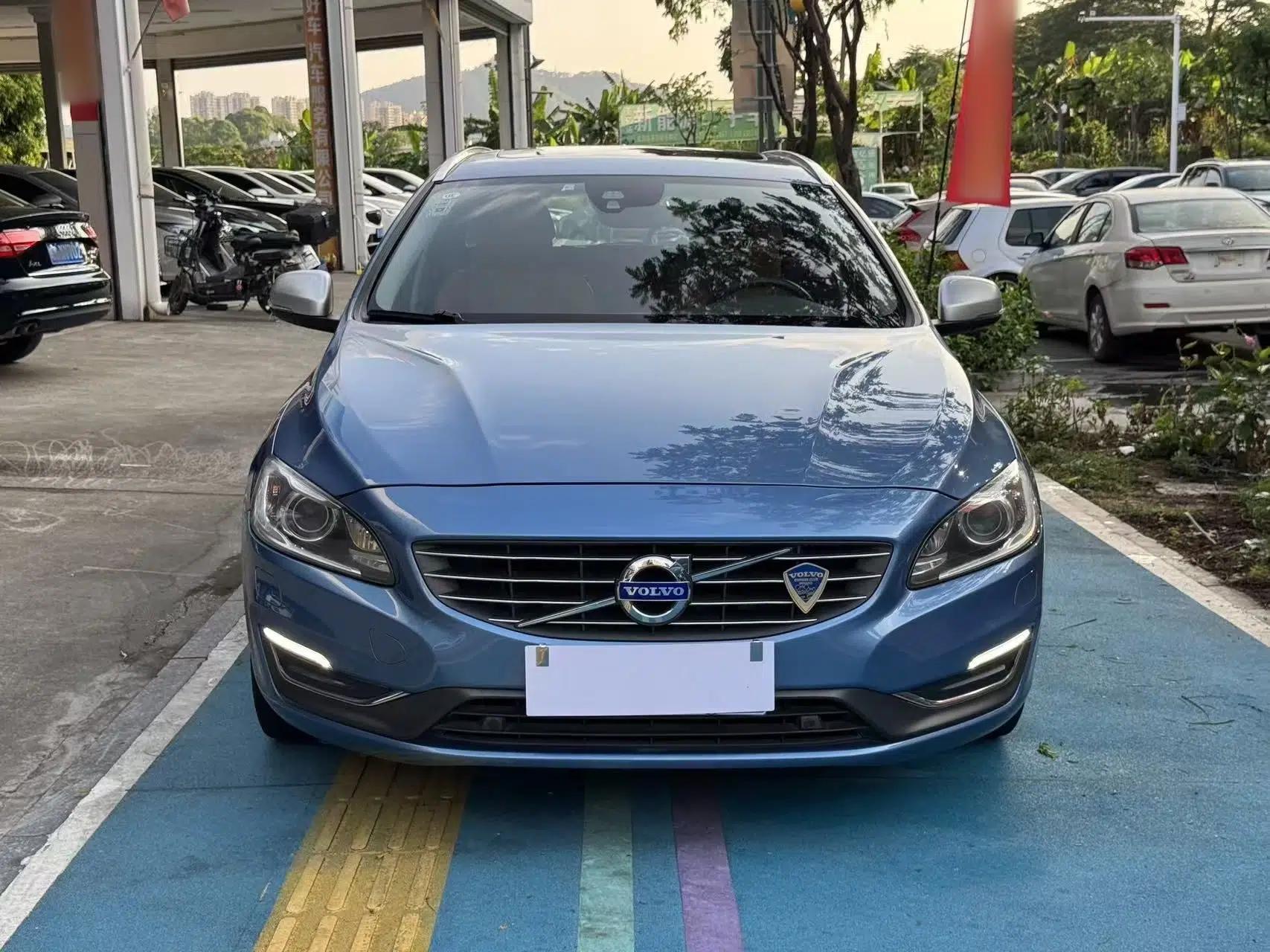 Volvo V60 2015 T5 Zhiya Edition — миниатюра 3