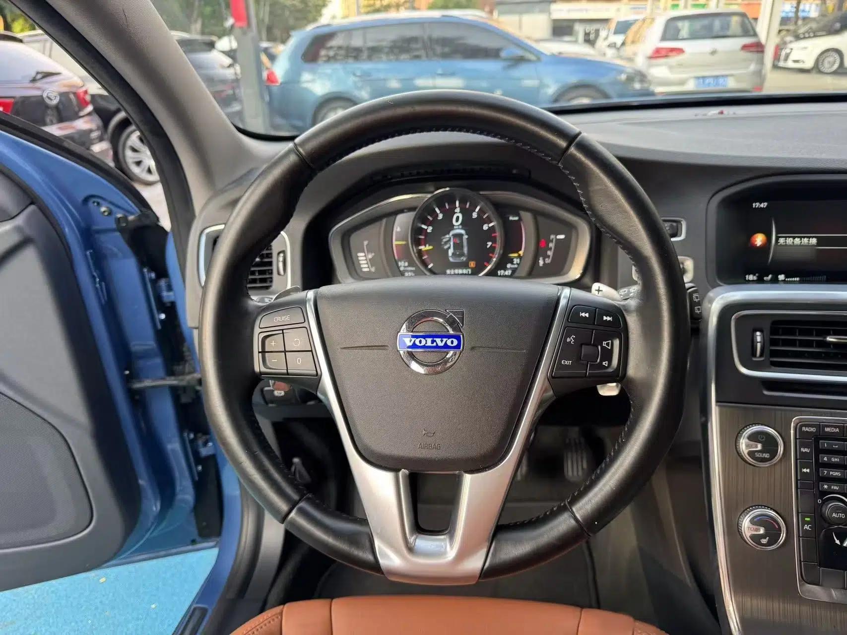 Volvo V60 2015 T5 Zhiya Edition — миниатюра 24