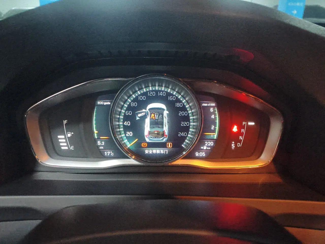 Volvo V60 2017 Cross Country T5 AWD China V Standard — миниатюра 8