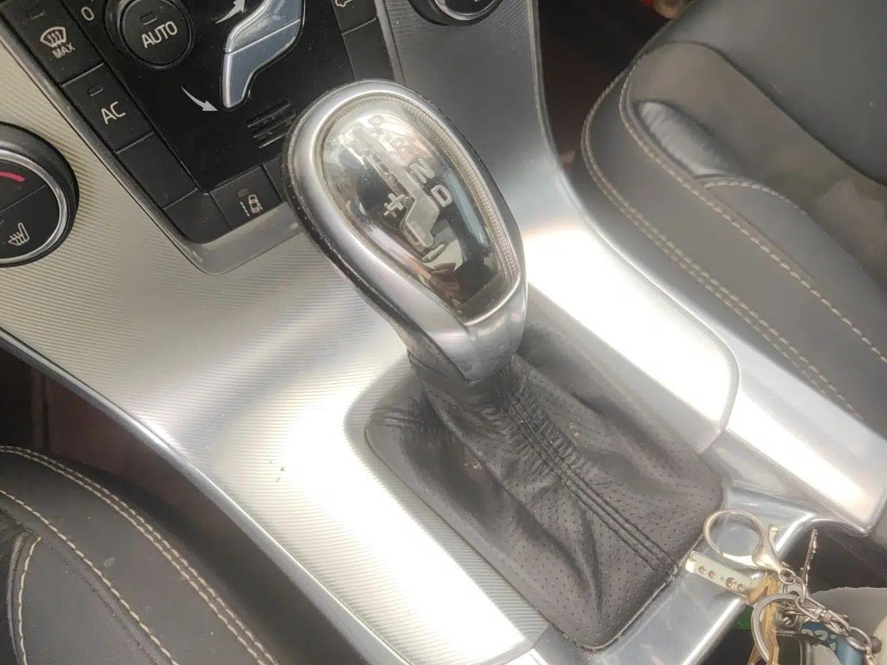 Volvo V60 2012 T6 AWD Personalized Sport Edition — миниатюра 15