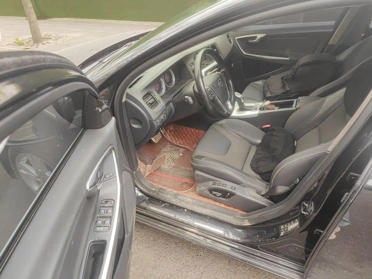 Volvo V60 2012 T6 AWD Personalized Sport Edition — миниатюра 17
