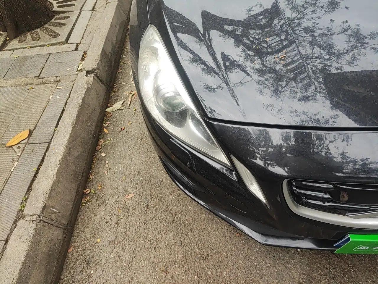 Volvo V60 2012 T6 AWD Personalized Sport Edition — миниатюра 7