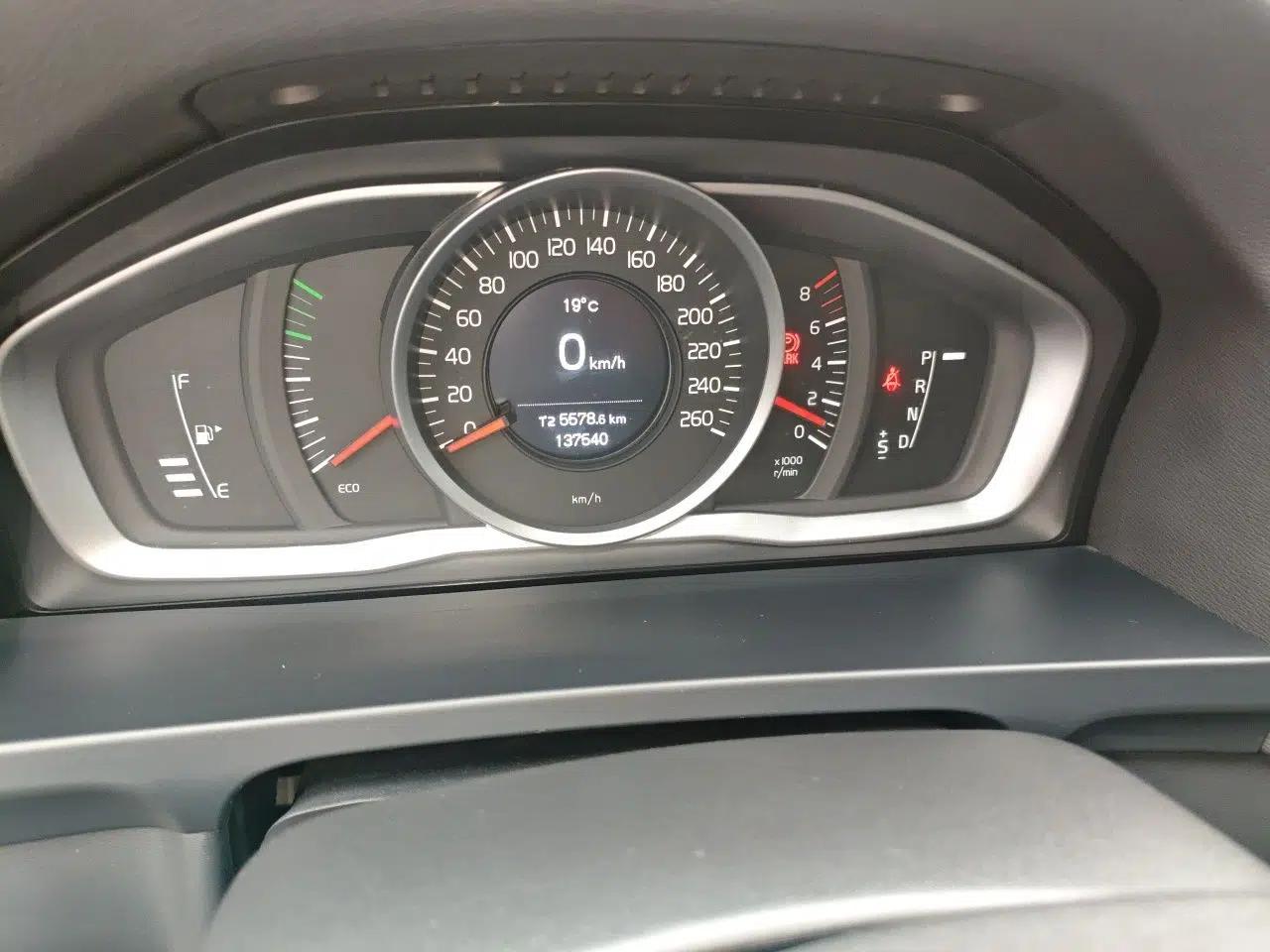 Volvo V60 2015 T5 Zhiyi Edition — миниатюра 13