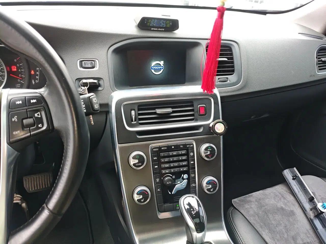 Volvo V60 2015 T5 Zhiyi Edition — миниатюра 14