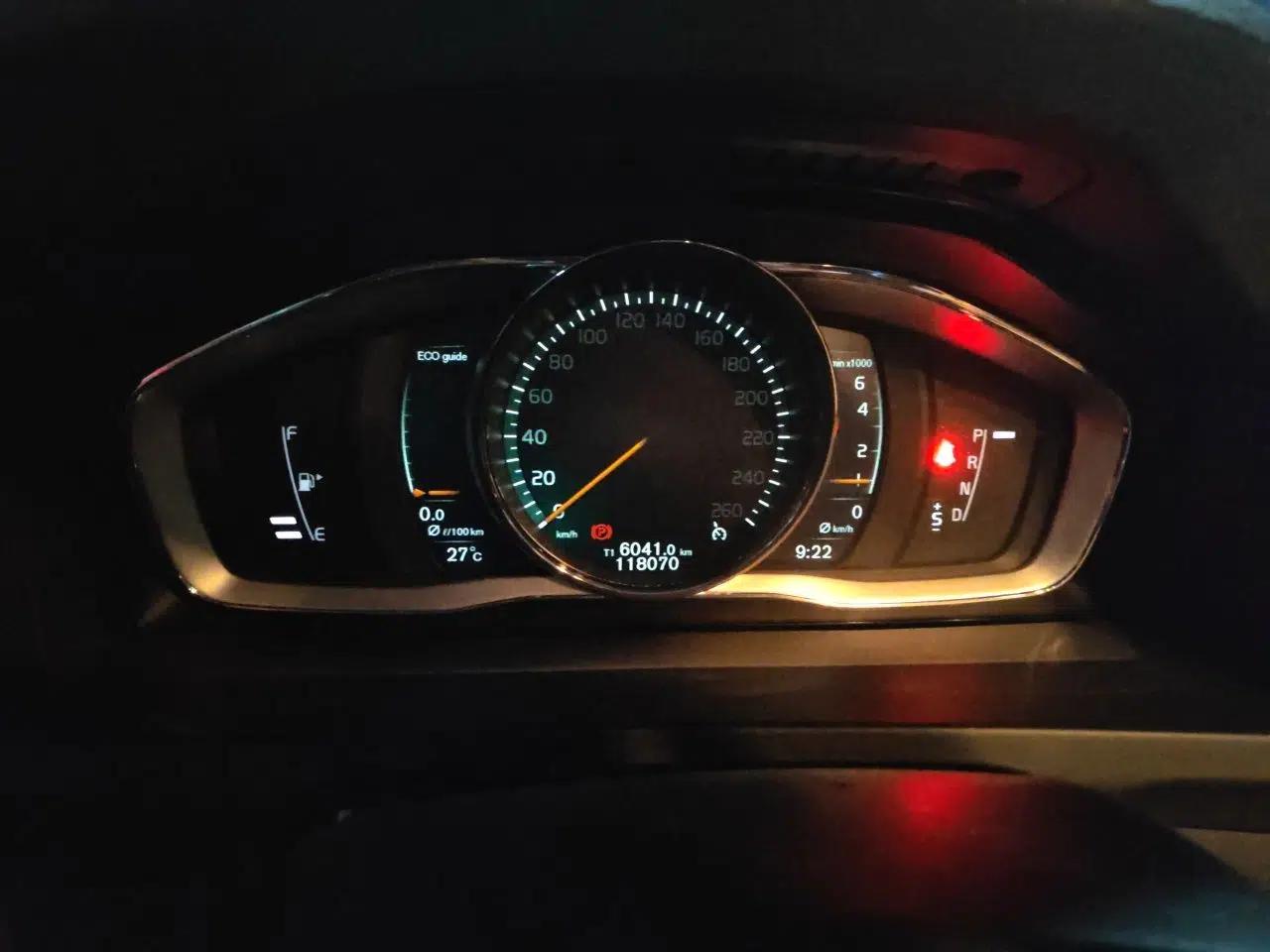 Volvo V60 2017 Cross Country T5 AWD China V Standard — миниатюра 12