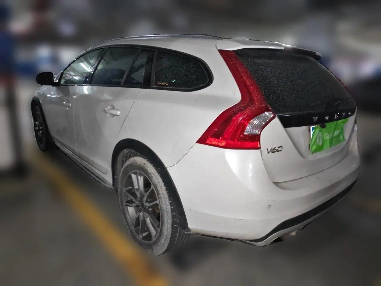 Volvo V60 2017 Cross Country T5 AWD China V Standard — миниатюра 4