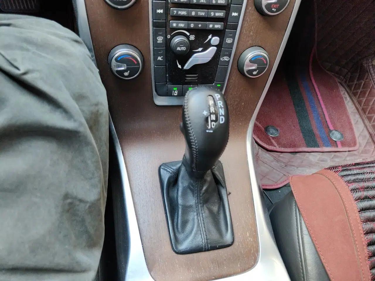 Volvo S80L 2014 2.0T T5 Smart Luxury Edition — миниатюра 15