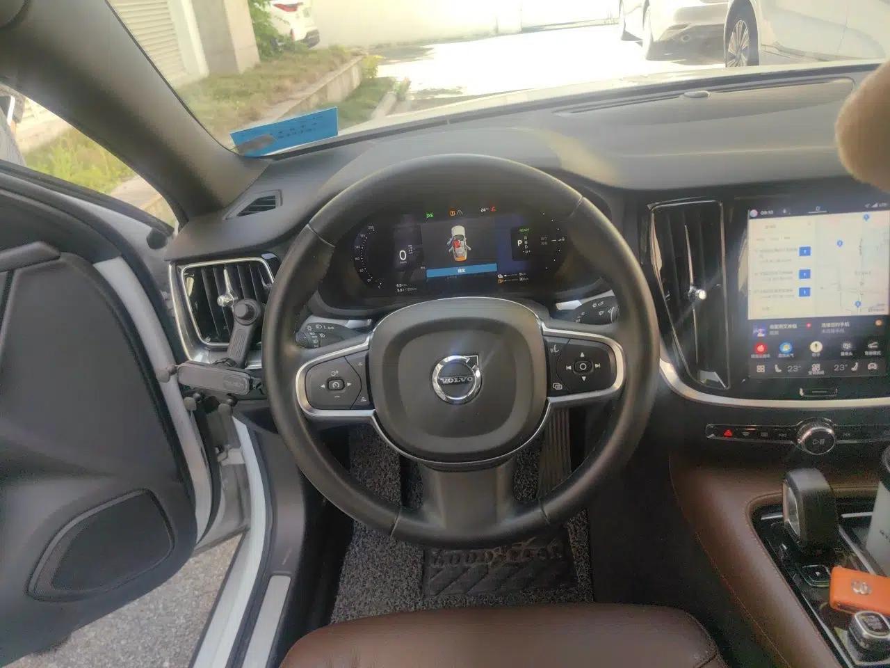 Volvo S60 New Energy 2023 T8 All-Wheel Drive Long-Range Zhiyi Luxury Edition — миниатюра 11