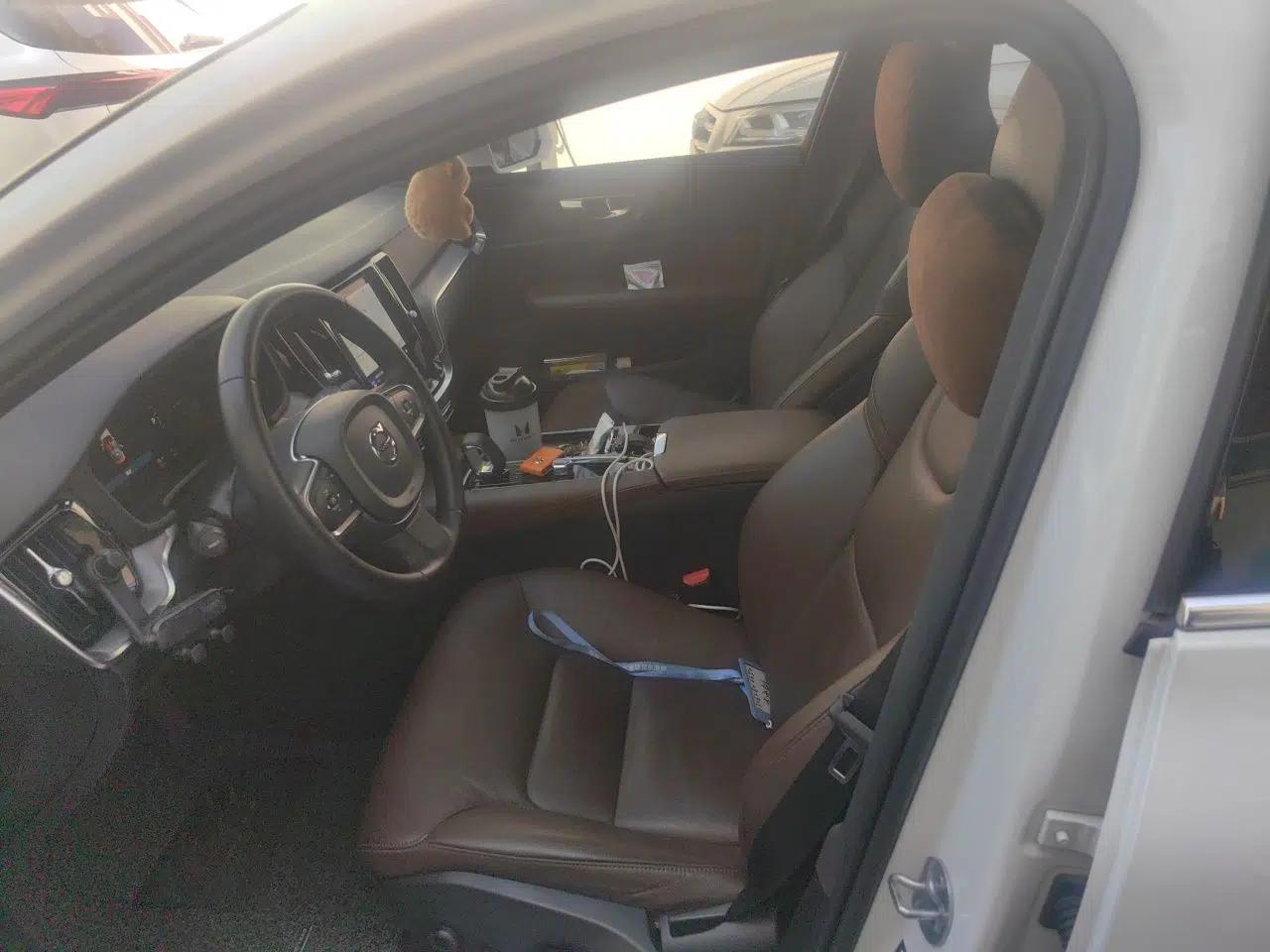 Volvo S60 New Energy 2023 T8 All-Wheel Drive Long-Range Zhiyi Luxury Edition — миниатюра 16
