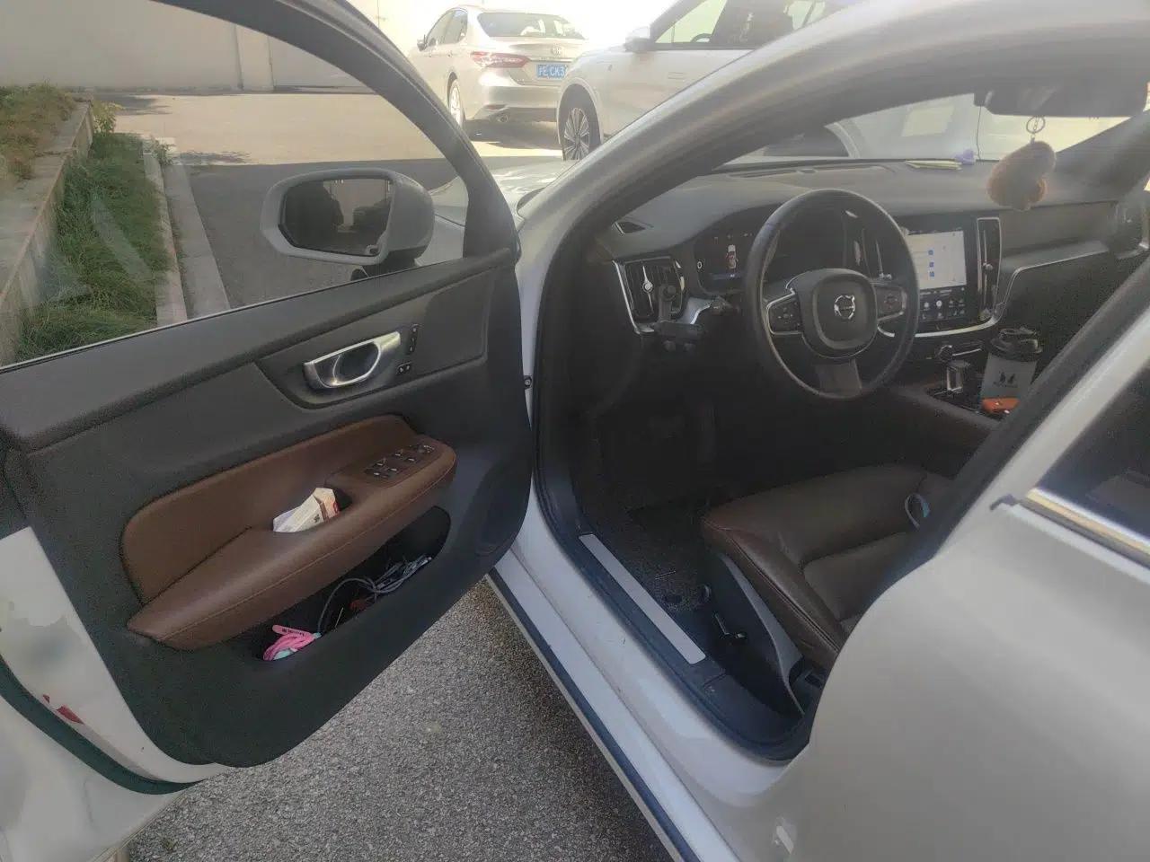 Volvo S60 New Energy 2023 T8 All-Wheel Drive Long-Range Zhiyi Luxury Edition — миниатюра 17
