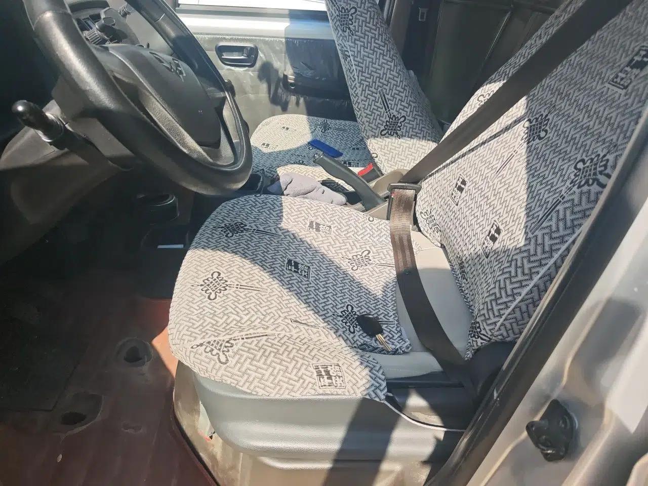 Wuling Rongguang S 2022 1.2L Standard Model Window-Sealed Car with Air Conditioning 2 Seats LSI — миниатюра 16