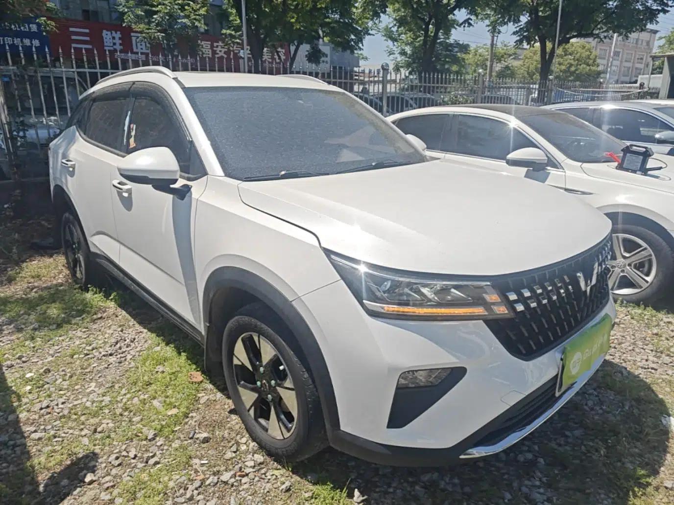 Wuling Alvez 2022 1.5L CVT Comfort Edition — миниатюра 3