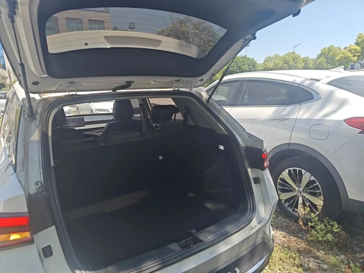 Wuling Alvez 2022 1.5L CVT Comfort Edition — миниатюра 22
