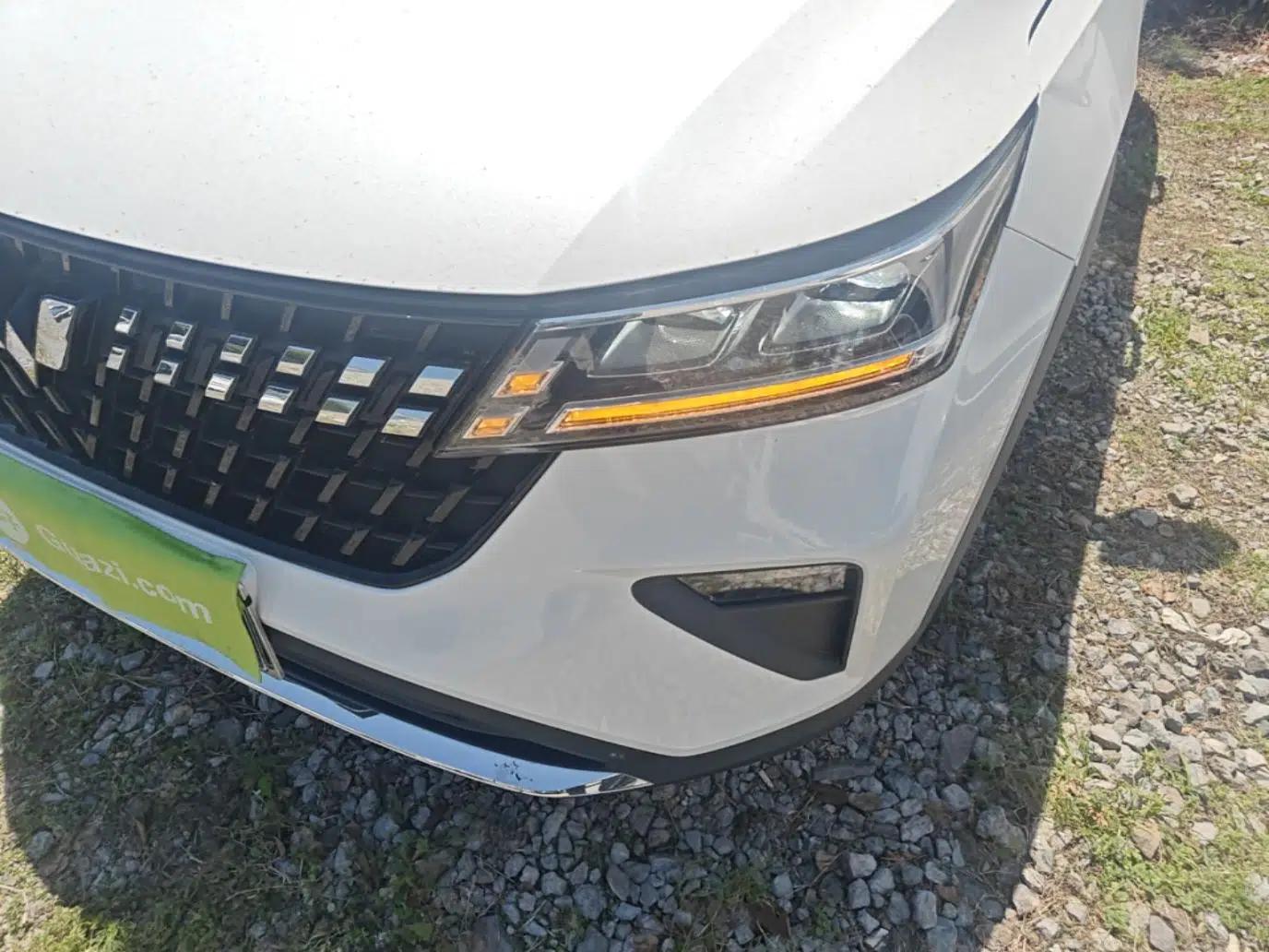Wuling Alvez 2022 1.5L CVT Comfort Edition — миниатюра 9