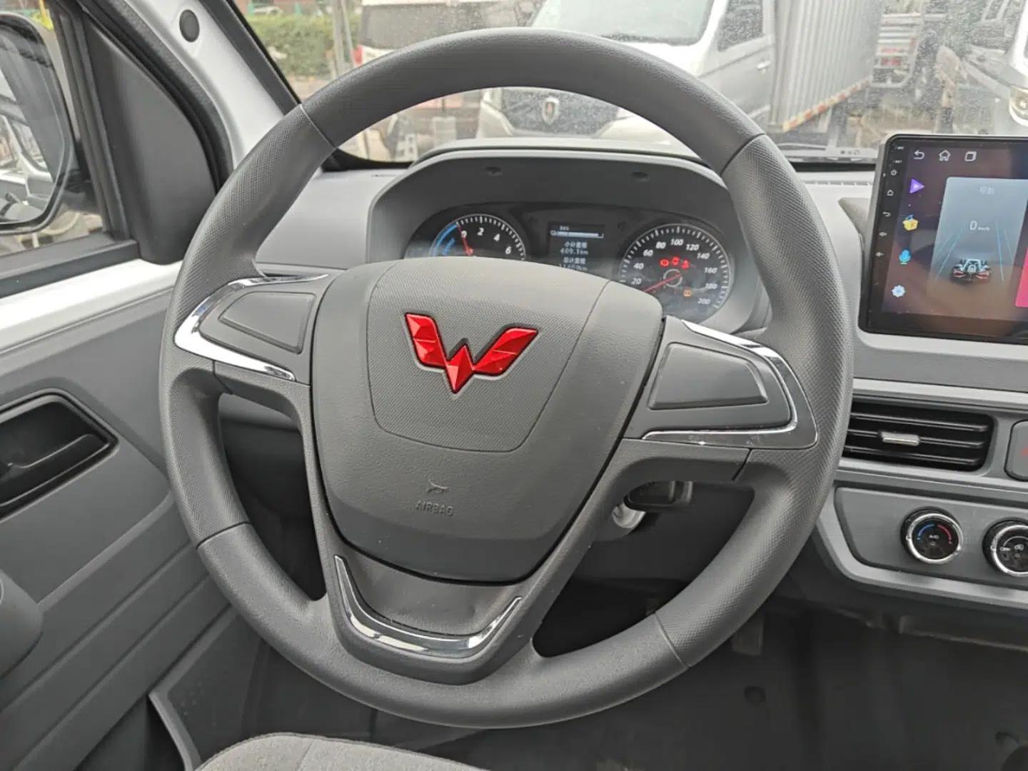 Wuling Yangguang 2024 300KM Comfort Version Passenger Van 75kW — миниатюра 14