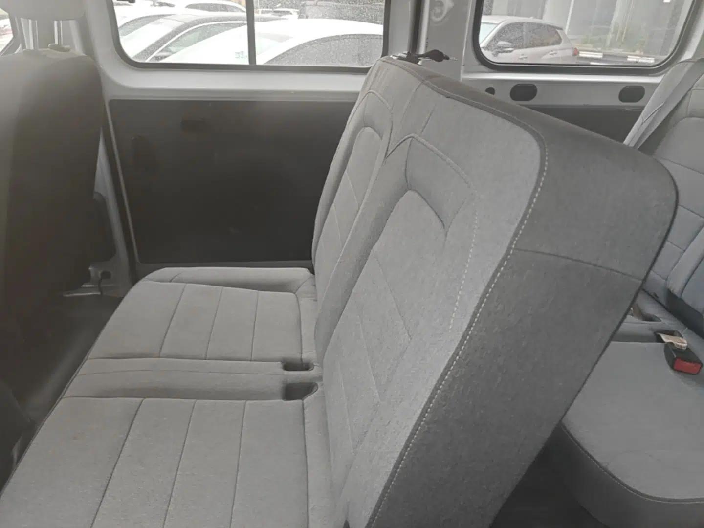 Wuling Yangguang 2024 300KM Comfort Version Passenger Van 75kW — миниатюра 20