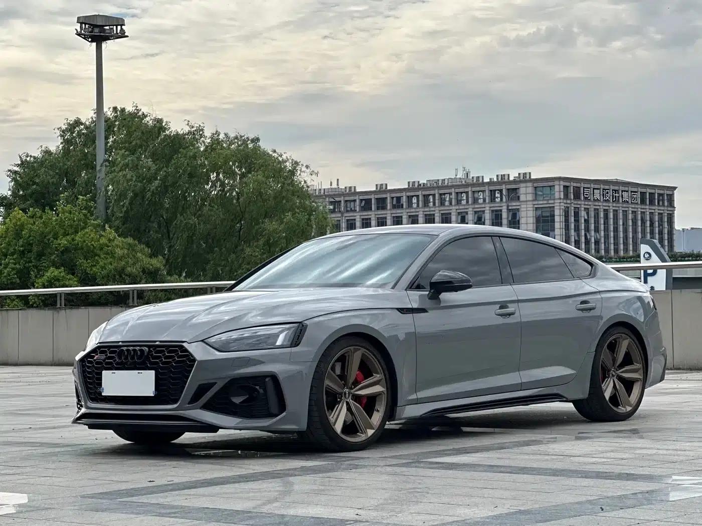 Audi RS 5 2023 RS 5 2.9T Sportback Dark Gold Edition — миниатюра 1