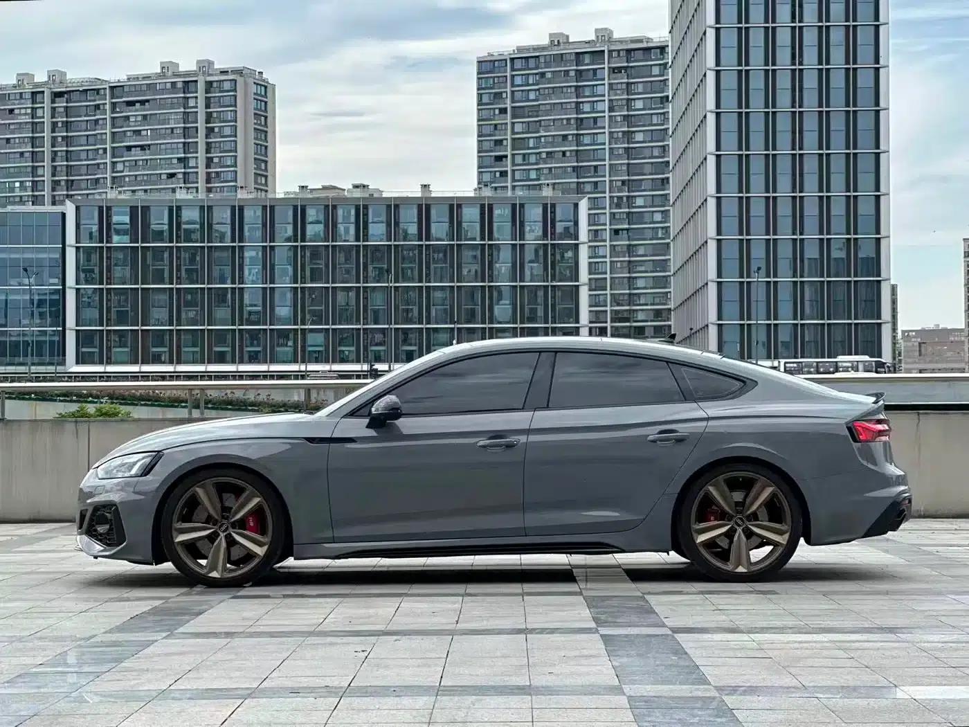 Audi RS 5 2023 RS 5 2.9T Sportback Dark Gold Edition — миниатюра 7
