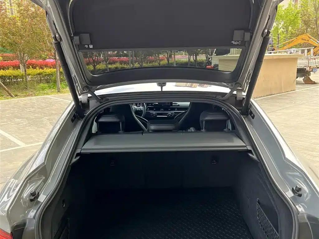 Audi RS 5 2022 RS 5 2.9T Sportback Dark Gold Edition — миниатюра 18