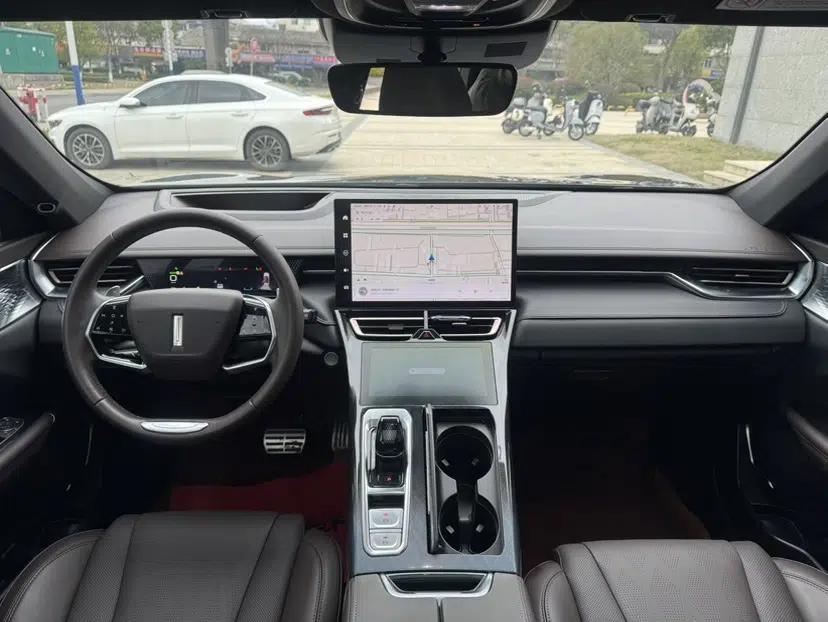 Wey Mocha 2021 2.0T Two-Wheel-Drive Ultra-Strong Version — миниатюра 13