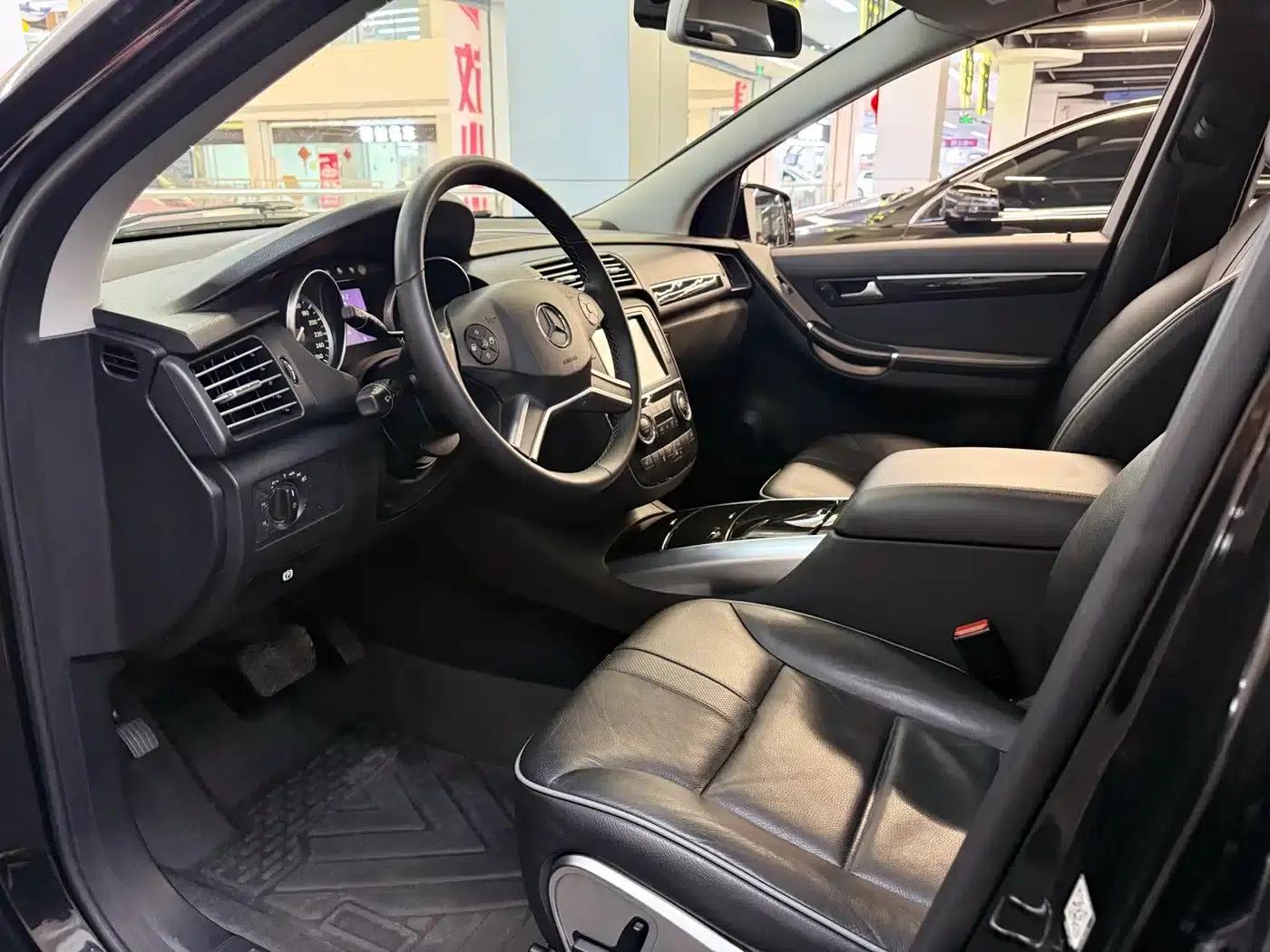 2017 Mercedes-Benz R-Class R 320 4MATIC Business Edition — миниатюра 4