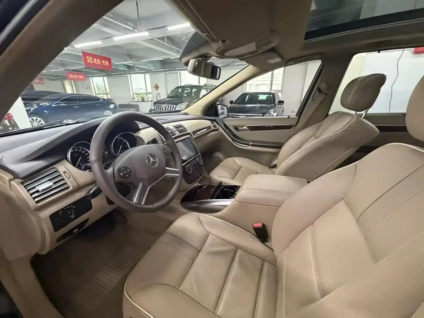 2011 Mercedes-Benz R-Class R 350 L 4MATIC — миниатюра 4