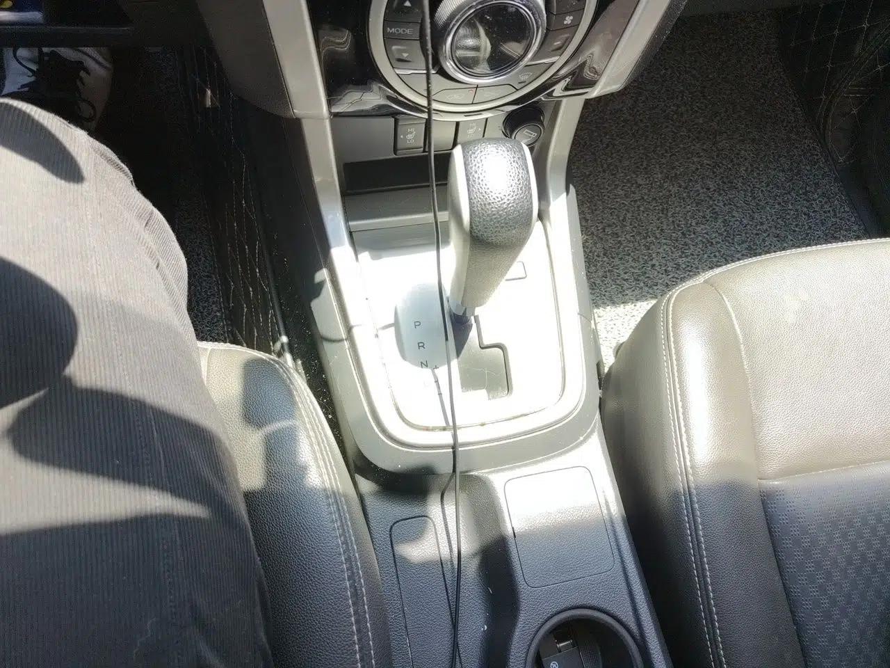 Isuzu mu-X 2017 2.5T Two-Wheel Drive Automatic Luxury 7-Seater — миниатюра 15