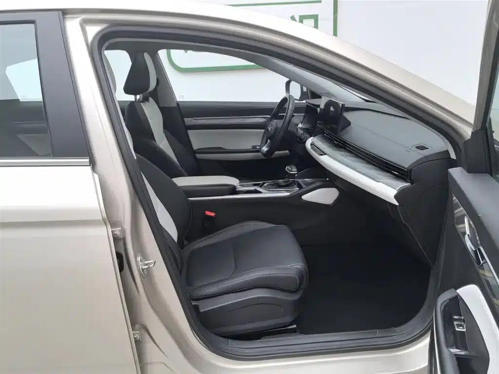 Geely Emgrand L 2022 1.4T CVT Flagship Edition — миниатюра 23