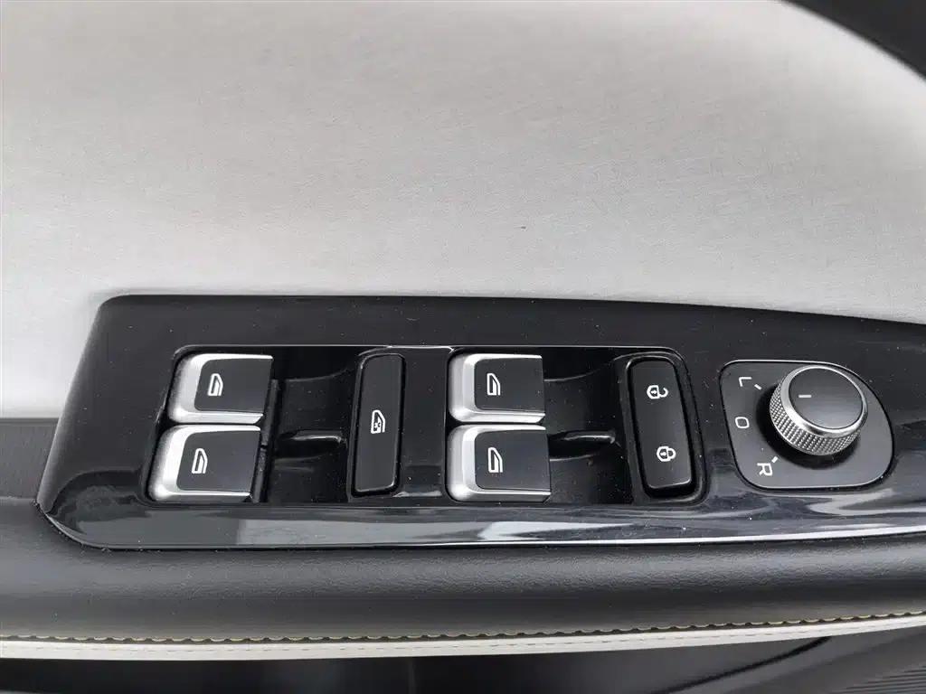 Geely Emgrand L 2022 1.4T CVT Flagship Edition — миниатюра 9