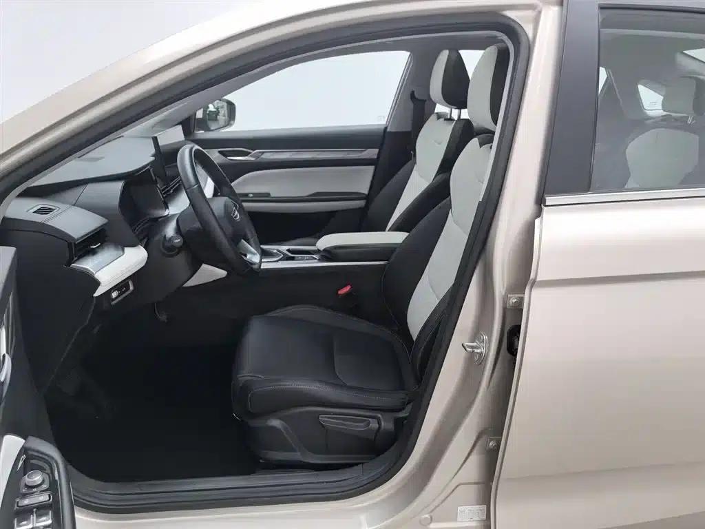 Geely Emgrand L 2022 1.4T CVT Flagship Edition — миниатюра 10