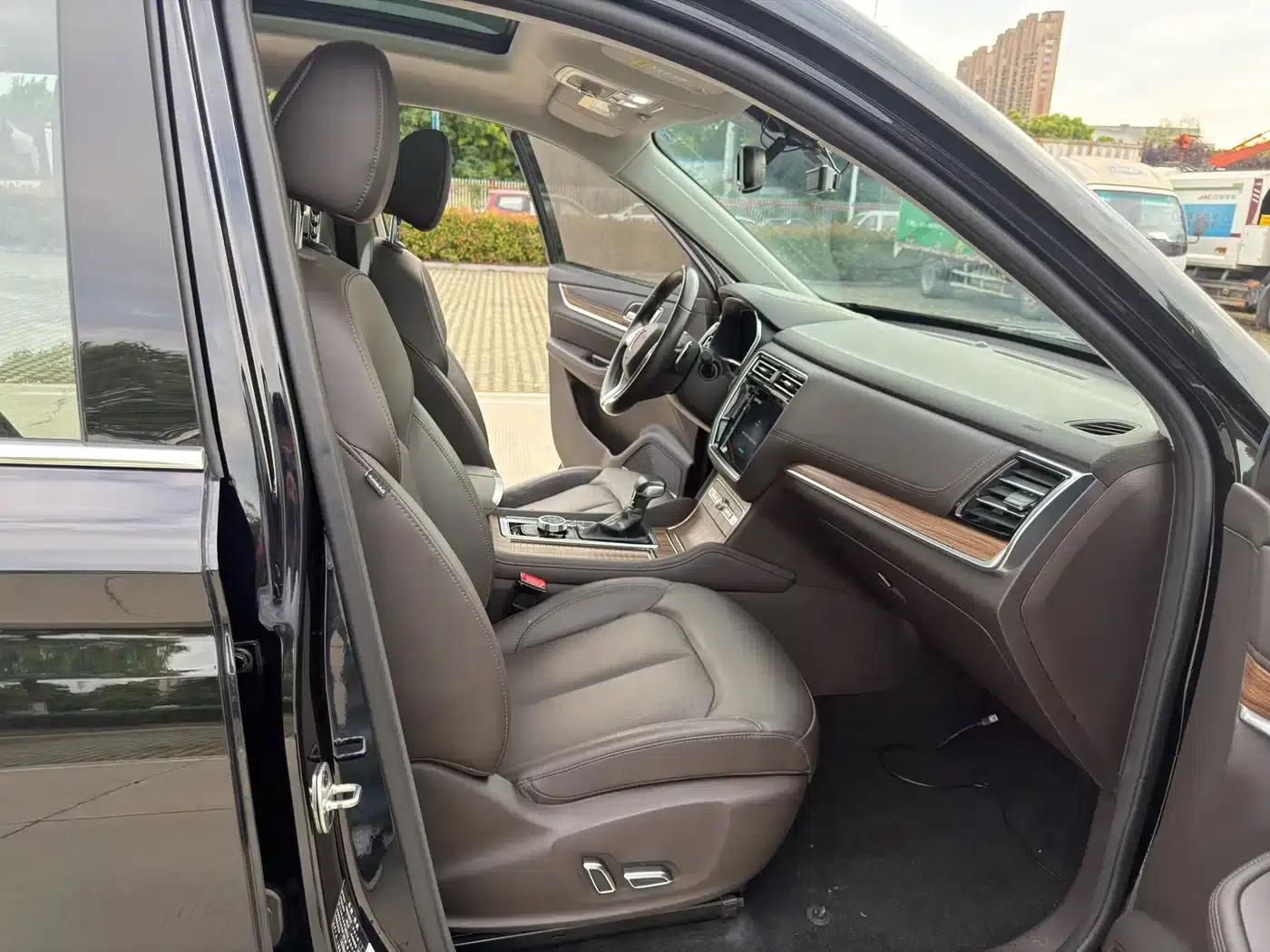 Roewe RX8 2019 30T Intelligent Connected 4WD Super Flagship Edition — миниатюра 11