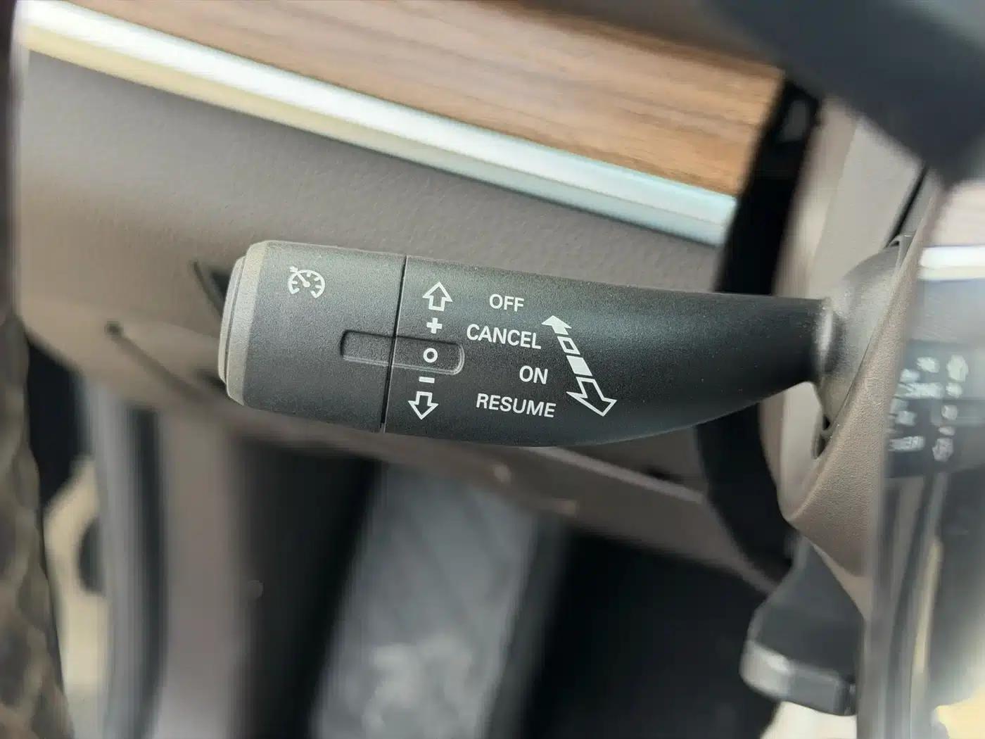 Roewe RX8 2019 30T Intelligent Connected 4WD Super Flagship Edition — миниатюра 18