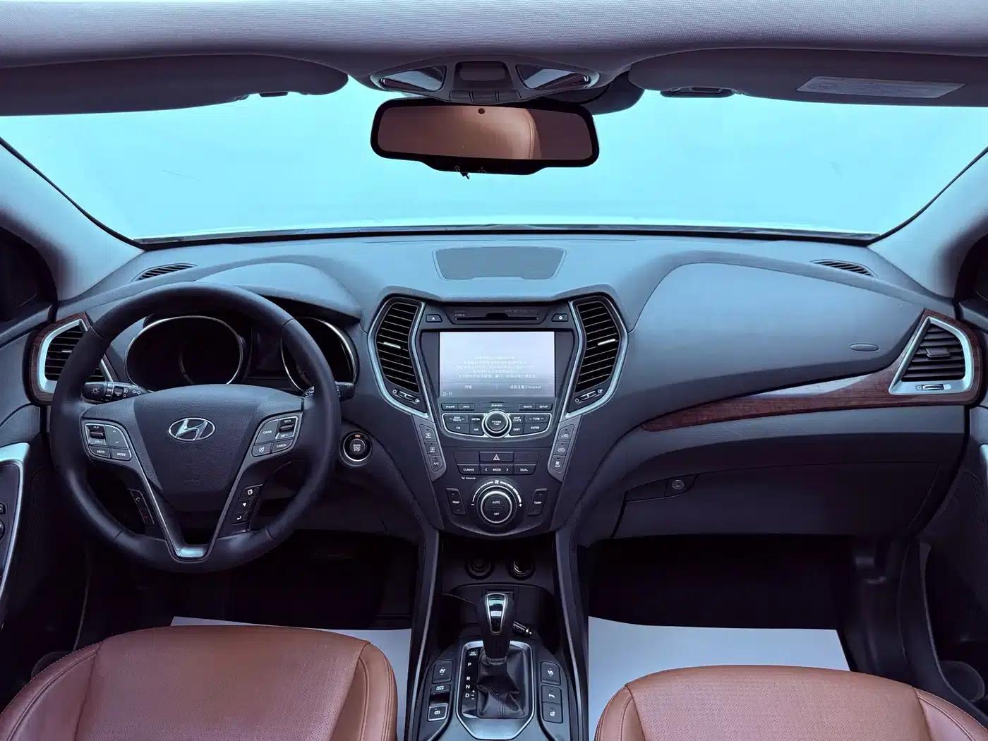 2013 Geely Grand Prix 3.0L 7-seater 4WD Flagship Edition with Brown Interior — миниатюра 16