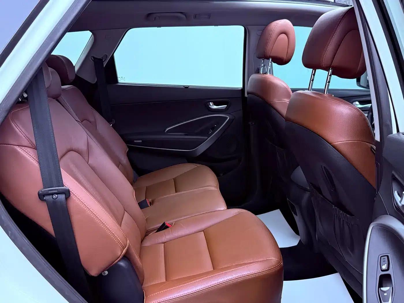 2013 Geely Grand Prix 3.0L 7-seater 4WD Flagship Edition with Brown Interior — миниатюра 19